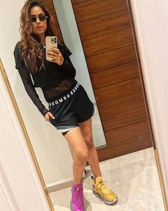 PHOTO: निया शर्माने पुन्हा दाखवली तिची परफेक्ट फिगर, पाहा ग्लॅमरस लुक!