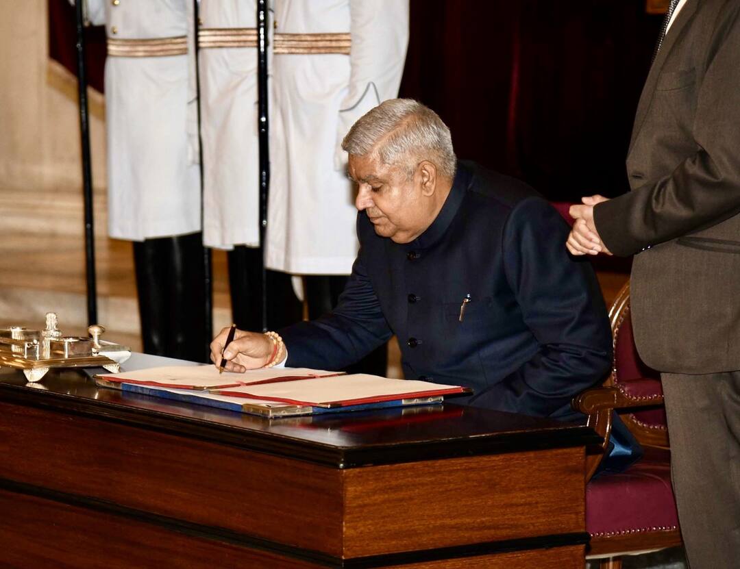 Jagdeep Dhankhar takes oath 14th Vice President of India today Jagdeep Dhankhar Sworn In As 14th Vice President Of India In Presence Of PM Modi, Ex-VP Hamid Ansari & Others