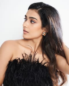 Aakanksha Singh Photos:బ్లాక్ డ్రెస్సులో ఆకాంక్ష సింగ్ మెస్మరైజింగ్ లుక్