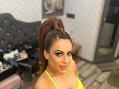 PHOTO: निया शर्माने पुन्हा दाखवली तिची परफेक्ट फिगर, पाहा ग्लॅमरस लुक!