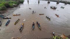 Raigad : खाडीतील नारळ मिळविण्यासाठी 50 फूट उंचीवरून खाडीत उड्या, तरुणांचा थरार, गावकऱ्यांची गर्दी