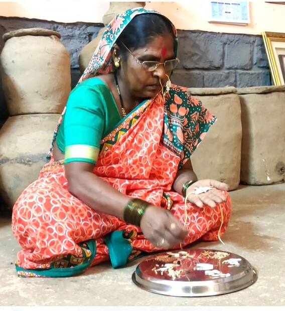 बीजमाता राहीबाई पोपेरेंनी बनवली बीज राखी