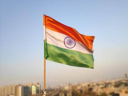 What are the rules for displaying the Tricolour 3 வருஷம் ஜெயில்தான்! தேசியக்கொடி ஏற்றும்முன் இதிலெல்லாம் கவனம் தேவை! முழு விவரம்!
