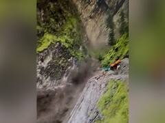 Watch Video: வெளுத்து வாங்கும் கனமழை...திடீர் வெள்ளம்...நிலச்சரிவில் சிக்கி தவிக்கும் இமாச்சல பிரதேசம்