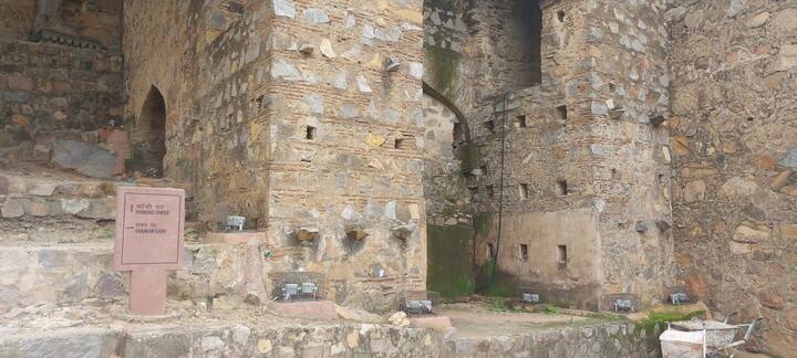 हरगोविंद बताते हैं कि 1857 की क्रांति के समय झांसी में एक नारा चला था 