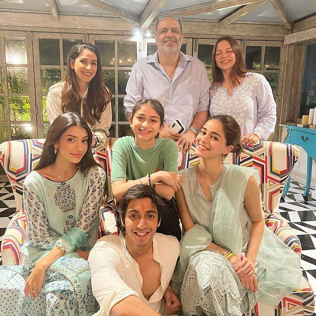 'लाइगर'मध्ये अनन्या दाक्षिणात्य अभिनेता विजय देवरकोंडासोबत रोमान्स करताना दिसणार आहे.