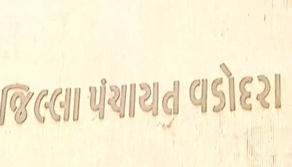 વડોદરાઃ રોગચાળા મુદ્દે વિપક્ષે સત્તાપક્ષને ઘેર્યા, કાર્રવાઈ નહીં થાય તો આંદોલનની ચીમકી