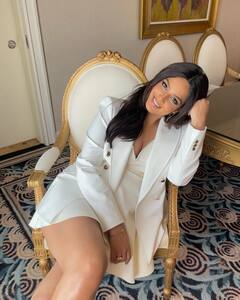 PHOTO: मिस युनिव्हर्स हरनाज संधूच्या क्लासी अदा; चाहते झाले फिदा!