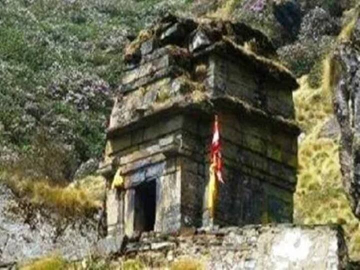 इसके बात बलि को पाताल लोक भेज दिया गया तो लोगों ने श्रीहरि से सुरक्षा के लिए कहा जिसके बाद भगवान स्वयं यहां पर द्वारपाल बनकर विराजमान हो गए.