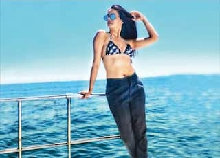 film star surveen chawla wear thigh high slit dress and flaunts toned body Viral Pics: પંજાબી એક્ટ્રેસે બતાવી ટૉન્ડ સેક્સી બૉડી, થાઇ-હાઇ સ્લિટ ડ્રેસમાં જુઓ અંદાજ........