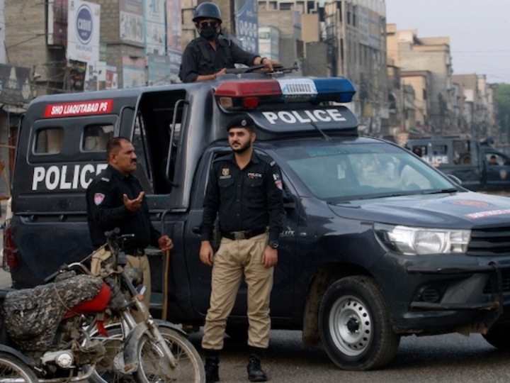 Pakistan Idols Stolen From Temple In Karachi Sold As Junk Accused Arrested  | Pakistan: पाकिस्तान में मंदिर से 8 मूर्तियां और गदा चोरी, कबाड़ में बेचा,  4 गिरफ्तार