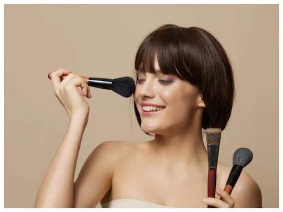 How to Make Blush: घर की चीजों का इस्तेमाल कर इस तरह बनाएं पाउडर ब्लश, कम कीमत में ब्लश करेगा आपका चेहरा