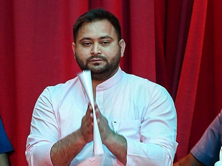 Tejashwi Yadav expressed confidence after meeting Sonia Gandhi that the rjd-jdu-congress-Alliance government will run strong Bihar Politics: महाआघाडीचे सरकार सुरळीत चालेल, सोनिया गांधींच्या भेटीनंतर तेजस्वी यादव यांनी व्यक्त केला विश्वास