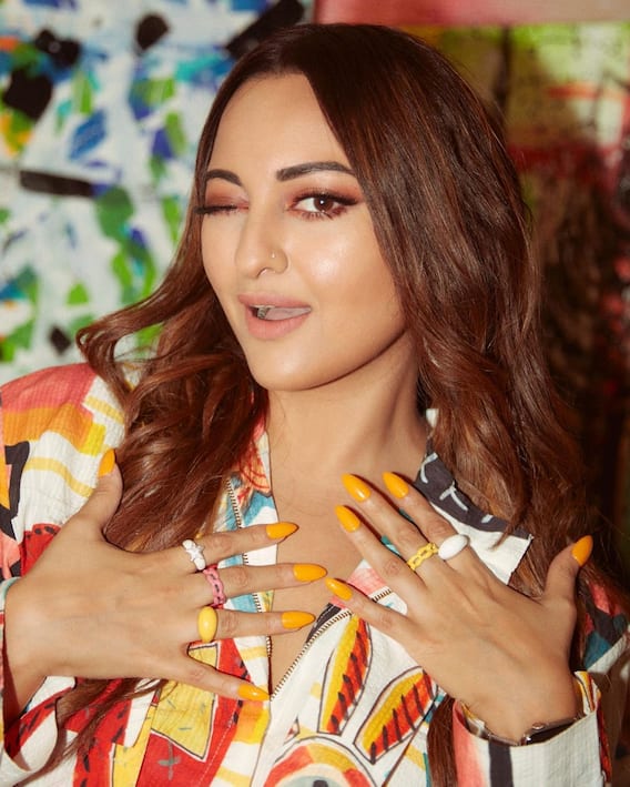 Sonakshi Sinha Photos: पहले नहीं देखा होगा सानाक्षी सिन्हा का ये अंदाज़, लेटेस्ट तस्वीरों में चांद का टुकड़ा लगीं एक्ट्रेस