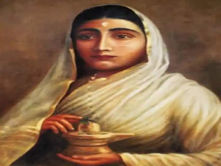 ahilyabai holkar death aniversary know more about maratha empire marathi news Ahilyabai Holkar : पुण्यश्र्लोक महाराणी अहिल्याबाई होळकर यांची आज पुण्यतिथी; यानिमित्त जाणून घ्या त्यांचे जीवनचरित्र