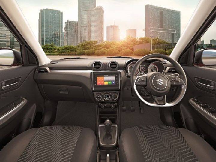 मारुती स्विफ्टमध्ये ड्युअल टोन आणि सिंगल टोन इंटीरियरचा पर्याय उपलब्ध आहे. नवीन स्विफ्टमध्ये Android Auto आणि Apple CarPlay सह 7-इंच टचस्क्रीन इन्फोटेनमेंट सिस्टम, व्हॉइस कमांडसह कीलेस एंट्री, 4.2-इंच रंगीत इन्स्ट्रुमेंट क्लस्टर, क्रूझ कंट्रोल, ऑटोमॅटिक क्लायमेट कंट्रोल आणि पुश-बटण स्टार्ट-स्टॉप सारखे फीचर्स मिळतात. यासोबतच यात ड्युअल एअरबॅग्ज, EBD सह ABS, हिल असिस्टसह ESP, पार्किंग सेन्सर्ससह रिव्हर्स पार्किंग कॅमेरा यांसारखे फीचर्सही देण्यात आले आहेत.