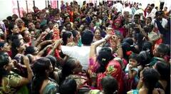 PHOTO : आमदार अतुल बेनके यांना राखी बांधण्यासाठी झुंबड