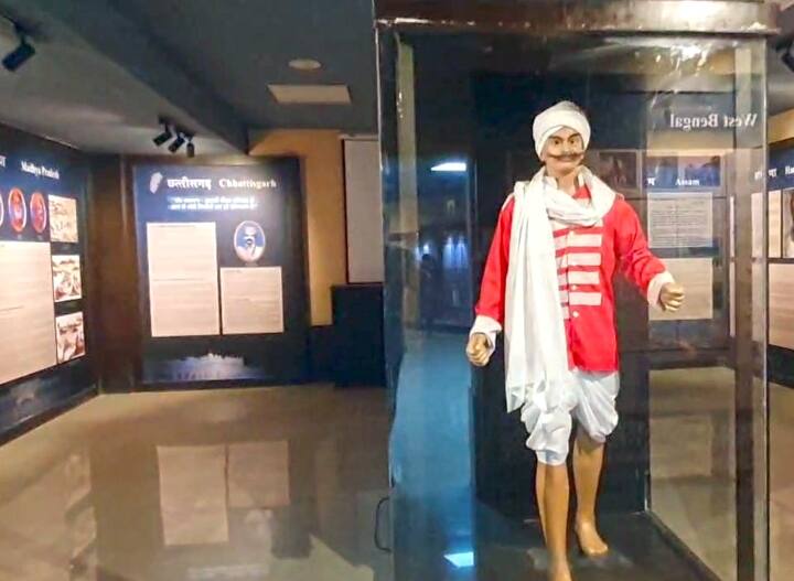 मेरठ के कैंट इलाके में भैसाली ग्राउंड के समीप 1857 की क्रांति में शहीद हुए सेनानियों को समर्पित शहीद स्मारक स्थित है. इस स्मारक के परिसर में  मौजूद राजकीय स्वतंत्रता संग्राम संग्रहालय मेरठ के साथ साथ पूरे देश के गौरव का प्रतीक है.