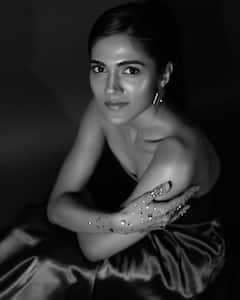 Simran Choudhary Photos: బ్లాక్ అండ్ వైట్ లుక్ లో హైదరాబాద్ అమ్మాయ్ అదిరింది