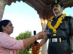 In Pics: झुंझुनू का ऐसा गांव जहां बहनें अपने शहीद भाई की कलाई पर बांधती हैं राखी, देखें दिल छू लेने वाली तस्वीरें