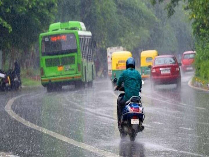 Delhi NCR Weather Forecast Today 12 August 2022 Temperature Decreased and IMD Alert for Rain in Delhi Noida Gurugram News Delhi-NCR Weather Forecast Today: दिल्ली में एक ही दिन में 5 डिग्री से ज्यादा गिरा तापमान, जानें- आज बारिश को लेकर क्या है अपडेट