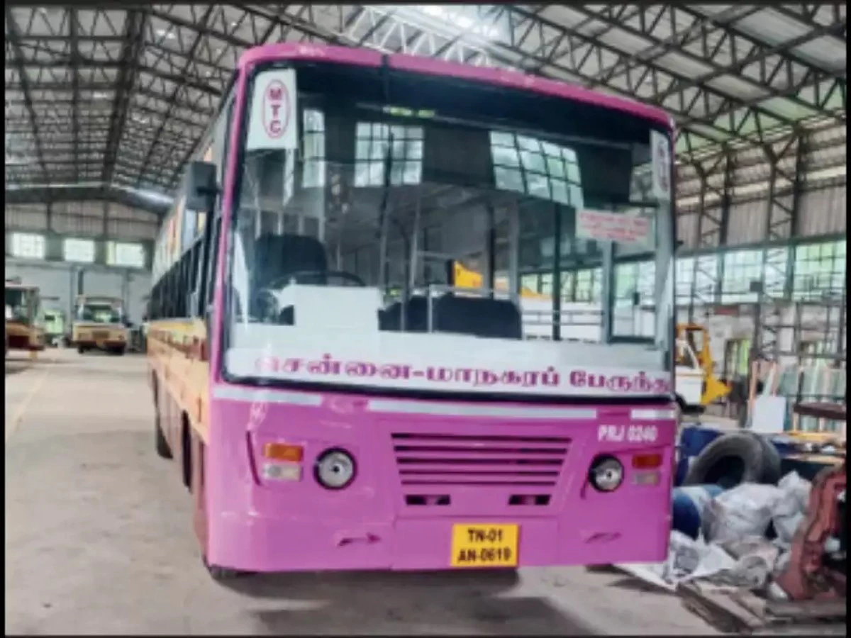 Pink Bus : மகளிர் பேருந்தின் எல்லாப் பக்கங்களிலும் பிங்க் கலர்.. விமர்சனம் எழுந்ததால் தமிழ்நாடு அரசு முடிவு