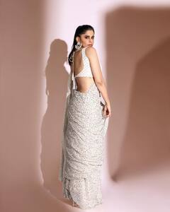 PHOTO: सफेद नजराना; अभिनेत्री म्हणून सई ताम्हणकरच्या क्लासी अदा!