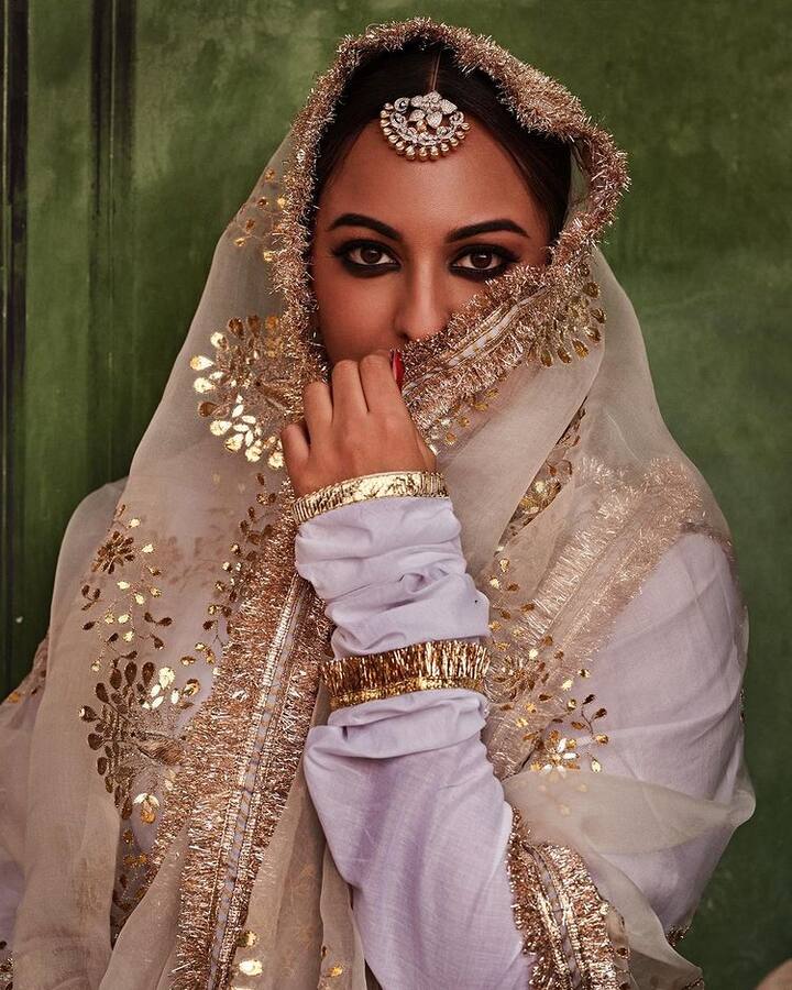 સોનાક્ષી સિન્હા પોતાની એક્ટિંગની સાથે લુકને લઈને પણ ચર્ચામાં રહે છે.