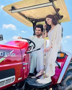 Liger Promotion Pics: विजय देवरकोंडा और अनन्या पांडे ने की ट्रैक्टर की सवारी, सामने आईं लाइगर प्रमोशन की ये शानदार तस्वीरें