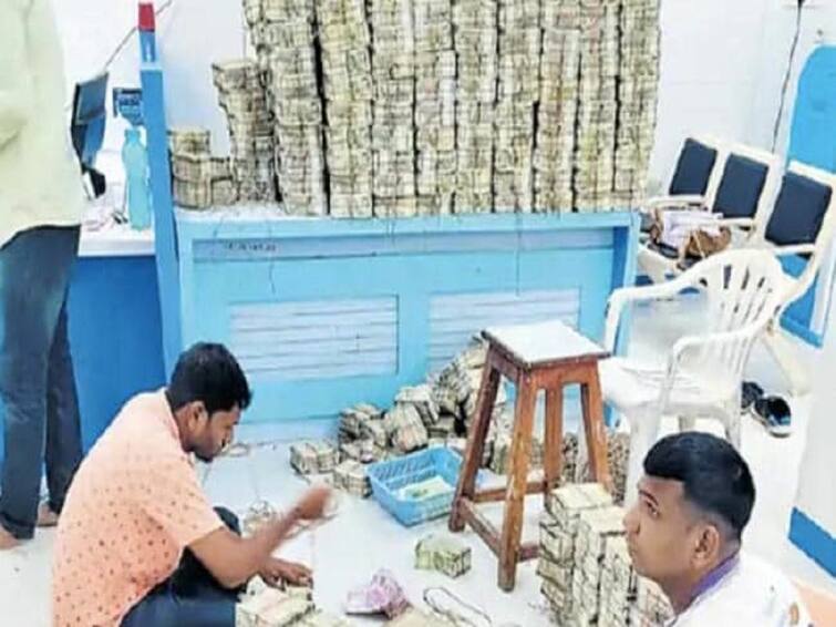 250 Tax Officials Dressed As Baaraati 120 Cars Maharashtra Raid Plan மாப்பிள்ளை ஊர்வலம் போல் சென்று ரெய்டு நடத்திய வருமான வரித்துறை: திரைப்படத்தை மிஞ்சிய சம்பவம்...