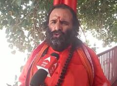 Har Ghar Tiranga पर यति नरसिंहानंद के विवादित बयान पर अखाड़ा परिषद की प्रतिक्रिया, महंत रवींद्र पुरी ने कही ये बात