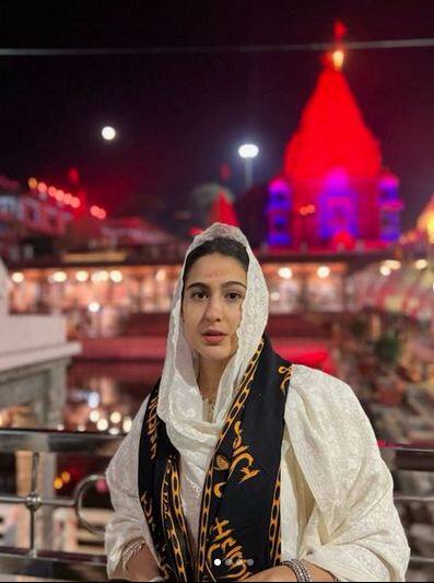 ਦਰਅਸਲ, ਸਾਰਾ ਅਲੀ ਖਾਨ ਦੀ ਡੈਬਿਊ ਫਿਲਮ 'ਕੇਦਾਰਨਾਥ' ਨੂੰ ਮਿਲੇ ਸ਼ਾਨਦਾਰ ਹੁੰਗਾਰੇ ਤੋਂ ਬਾਅਦ ਸੈਫ ਅਲੀ ਖਾਨ ਨੇ ਬੇਟੀ ਨੂੰ ਫਿਲਮ 'ਜਵਾਨੀ ਜਾਨੇਮਨ' ਨਾ ਕਰਨ ਲਈ ਕਿਹਾ। ਉਹ ਚਾਹੁੰਦਾ ਸੀ ਕਿ ਬੇਟੀ ਸੁਸ਼ਾਂਤ ਸਿੰਘ ਰਾਜਪੂਤ, ਰਣਵੀਰ ਸਿੰਘ ਅਤੇ ਵਰੁਣ ਧਵਨ ਵਰਗੇ ਕਲਾਕਾਰਾਂ ਨਾਲ ਮੁੱਖ ਅਦਾਕਾਰਾ ਵਜੋਂ ਕੰਮ ਕਰੇ।