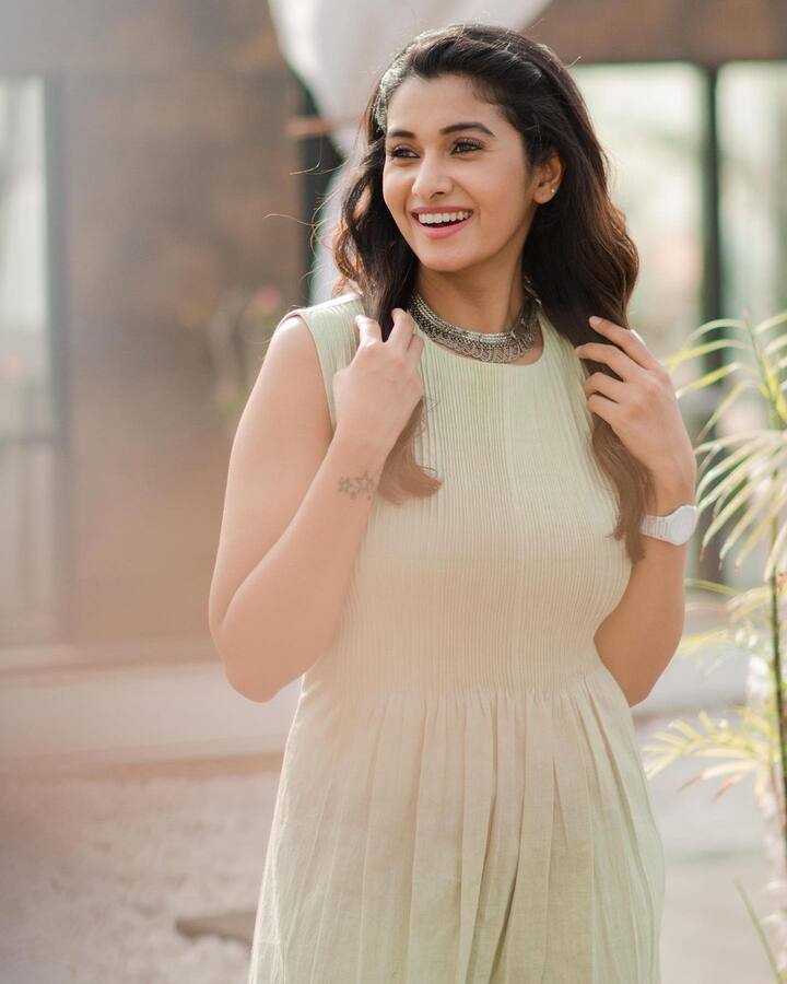 அழகில் அழகாய் இல்லையடி