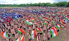 In Pics: राजस्थान में 1 करोड़ बच्चों ने गाए देशभक्ति गीत, गिनीज बुक में रिकॉर्ड दर्ज, देखें तस्वीरें