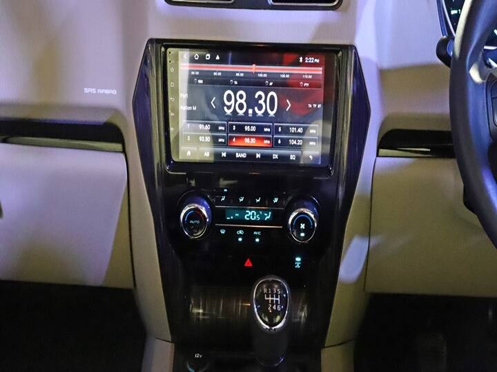 The interiors also have a quilted premium upholstery while the centre console gets a new 9-inch touchscreen while the system gets phone screen mirroring, 16 GB internal storage, hands-free calling, Bluetooth, and USB. (Photo: Somnath Chatterjee)