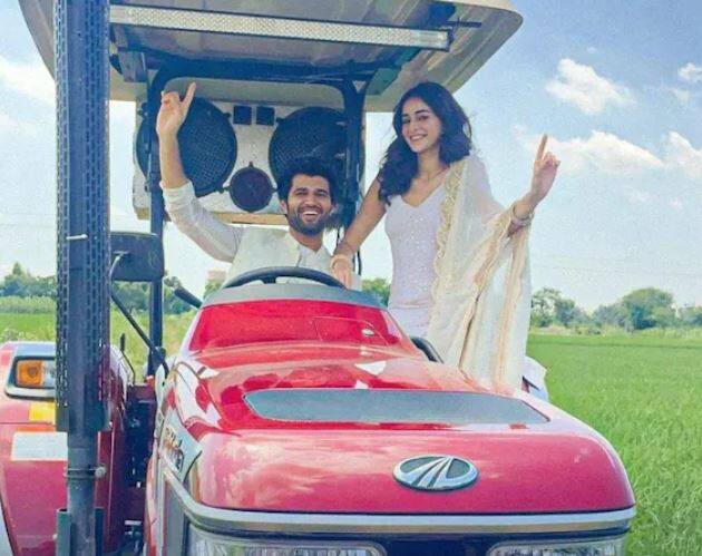 Vijay Deverakonda Ananya Panday Pics: ਸਾਊਥ ਐਕਟਰ ਵਿਜੇ ਦੇਵਰਕੋਂਡਾ ਅਤੇ ਬਾਲੀਵੁੱਡ ਅਦਾਕਾਰਾ ਅਨੰਨਿਆ ਪਾਂਡੇ ਇਨ੍ਹੀਂ ਦਿਨੀਂ ਫਿਲਮ 'ਲਾਈਗਰ' ਦੇ ਪ੍ਰਮੋਸ਼ਨ 'ਚ ਜੁਟੇ ਹੋਏ ਹਨ।