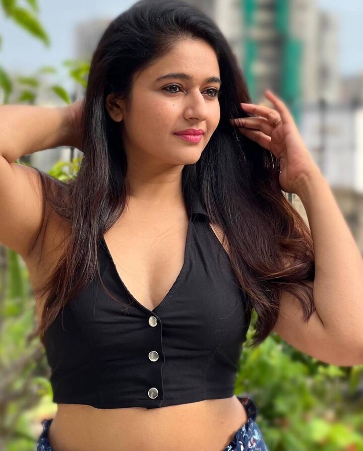 என் இராத்திரியின் நாவல்