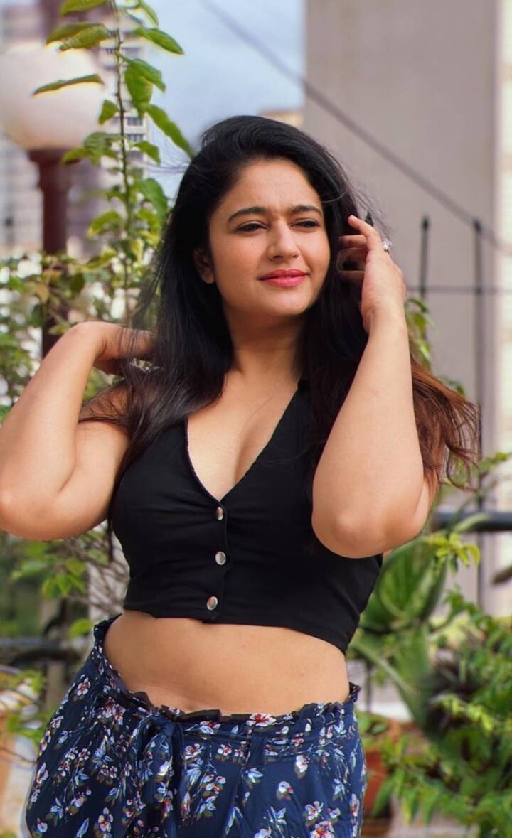 நீ ஆடைக்கட்டும் ஆப்பிள்
