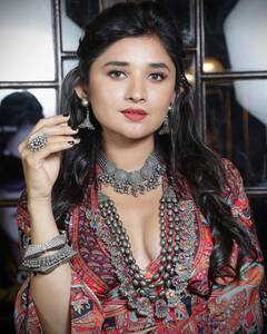 Khatron Ke Khiladi 12 की Kanika Mann ने सिंपल लुक में ढाया कहर, सूट पहनकर दिए खूबसूरत पोज