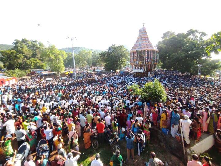 தேரோடும் எங்க சீரான மதுரையிலே ஊரார்கள் கொண்டாடும் ஒயிலாட்டம்!