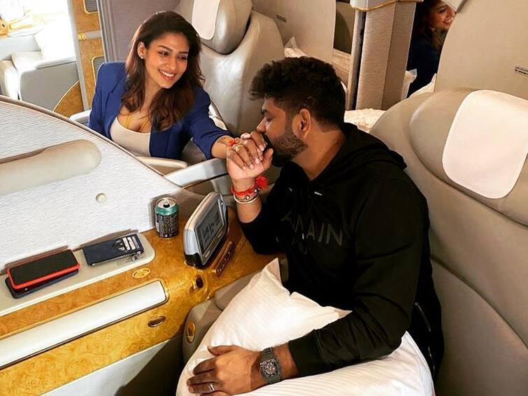 Nayanthara Vignesh Shivan Fly to Barcelona for Short Vacation See Romantic Photos Nayanthara-Vignesh Shivan: மீண்டும் ஹனிமூனில் விக்கி நயன்... இப்ப எங்க போறாங்க தெரியுமா?