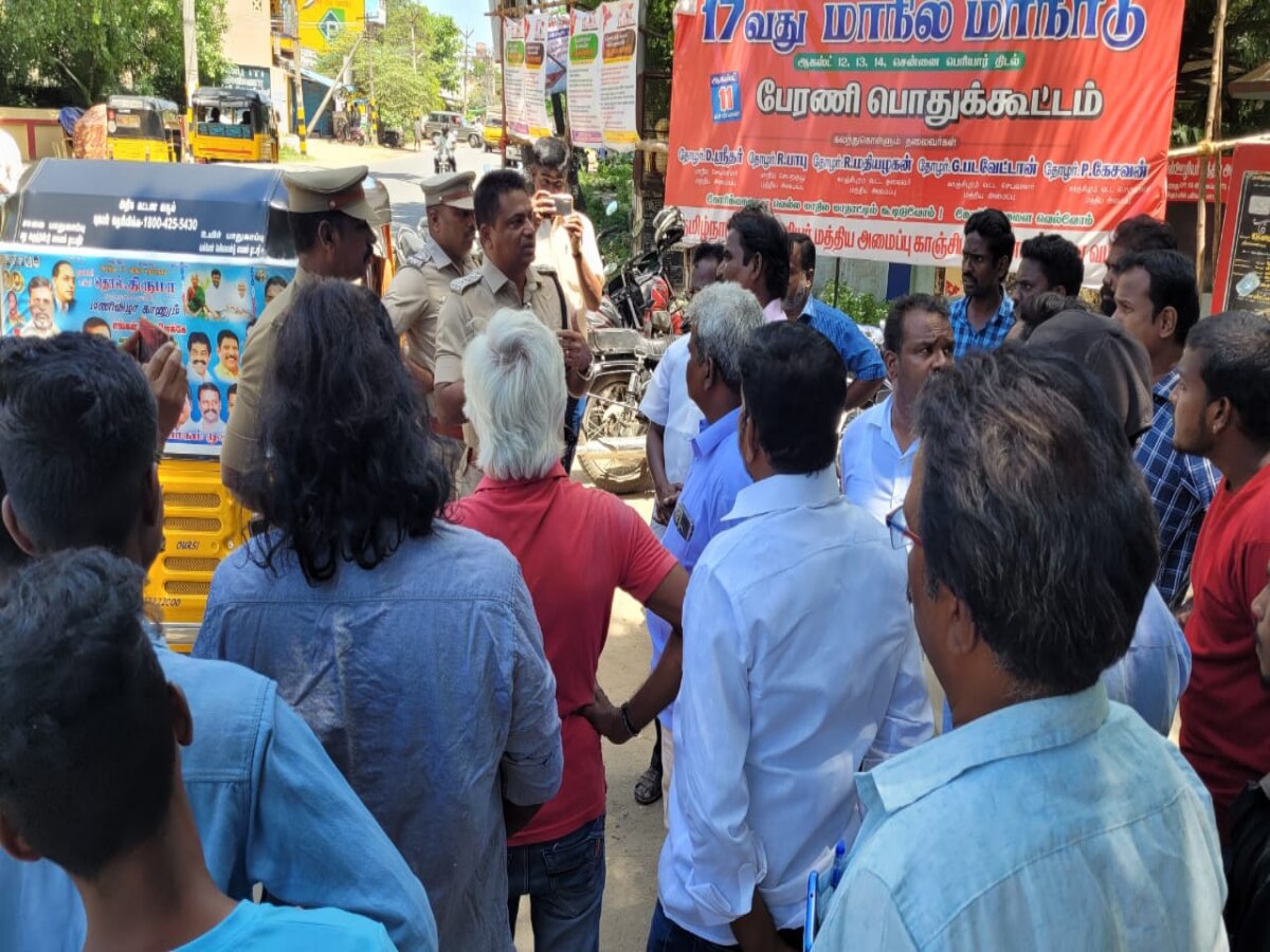 அம்பேத்கர் சிலைக்கு காவி துண்டு அணிவித்த மர்ம நபர்கள் - காஞ்சிபுரத்தில் பரபரப்பு