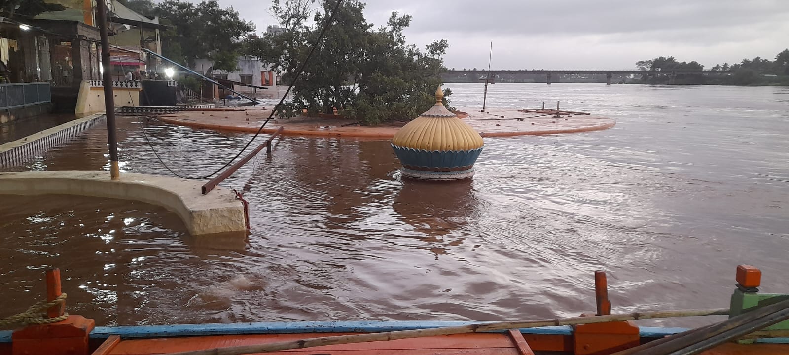 Kolhapur Rain : नृसिंहवाडीतील दत्त मंदिर पुराच्या पाण्याखाली, कृष्णा आणि पंचगंगेच्या पाणी पातळीत वाढ