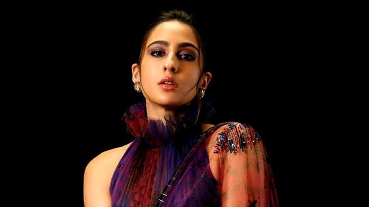 Sara Ali Khan Birthday: প্রথম জীবনেই বাবা-মায়ের বিচ্ছেদ দেখেছেন সারা। মায়ের সঙ্গে থাকলেও বাবার সঙ্গে সুসম্পর্ক বজায় ছিল সারা আলি খানের।