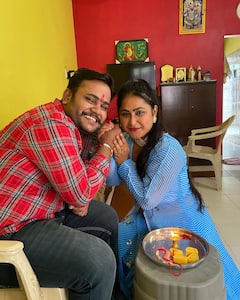 Priyanka Pandit Celebrated Rakshabandhan: भोजपुरी एक्ट्रेस प्रियंका पंडित ने भाई के साथ यूं सेलिब्रेट किया रक्षाबंधन, तस्वीरों में दिखी जबरदस्त बॉन्डिंग