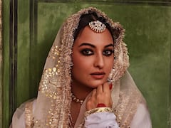 PHOTO : इन आँखों की मस्ती के... पाहा सोनाक्षीचा खास अंदाज!