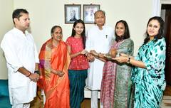 Raksha Bandhan 2022: राजस्थान में सीएम अशोक गहलोत ने ऐसे मनाया रक्षाबंधन का त्योहार, देखें तस्वीरें