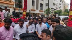 Amit thackeray In Pune:अमित ठाकरे यांच्या पुणे संपर्क दौऱ्याला जल्लोषात सुरुवात; 15 फुटाहून मोठा हार घालत कार्यकर्त्यांकडून स्वागत