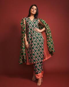 Raashii Khanna: ఏంటో 'థాంక్యూ' భామ రాశీ ఖన్నా తెగ సీరియస్ లుక్ ఇచ్చేస్తుంది