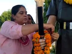 In Pics: झुंझुनू का ऐसा गांव जहां बहनें अपने शहीद भाई की कलाई पर बांधती हैं राखी, देखें दिल छू लेने वाली तस्वीरें